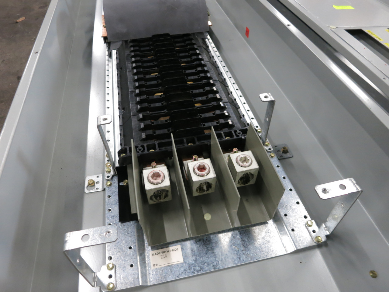 GE AEF3304MBX 400A 480Y/277 Breaker Panel Board 3PH 4W 400 Amp MLO